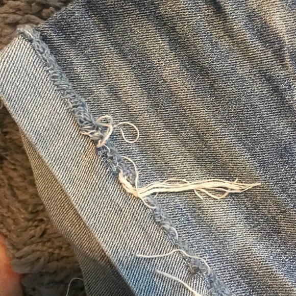 Distressed jean shorts ! - Picture 3 of 5